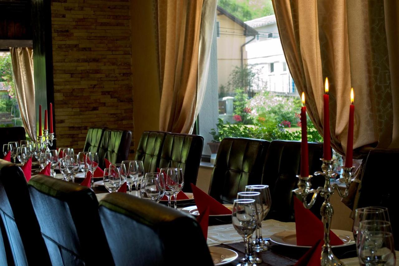 Hanul Simon Pensiune & Restaurant Бран Экстерьер фото